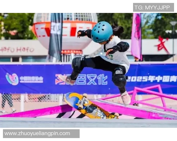 重庆滑板队在全国滑板配合排行榜中荣获第六名展现出强劲实力与团队协作