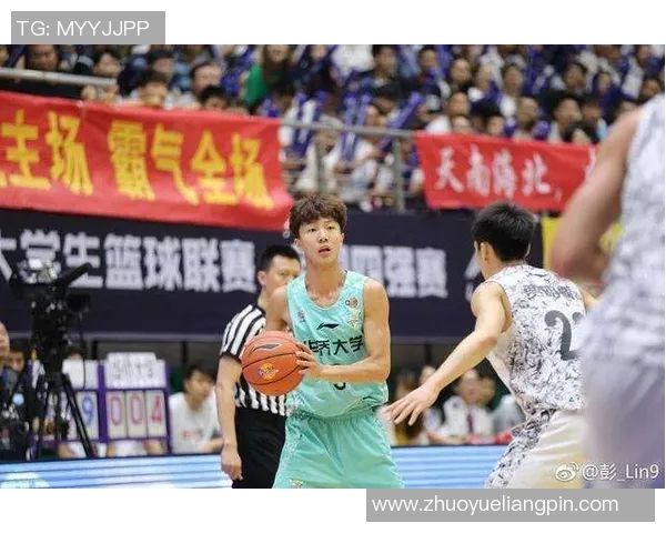 西安篮球队在最新状态排行榜中荣登第三名展现强劲实力